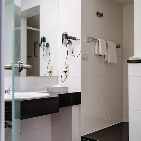 ホテル Benther Berg 3*